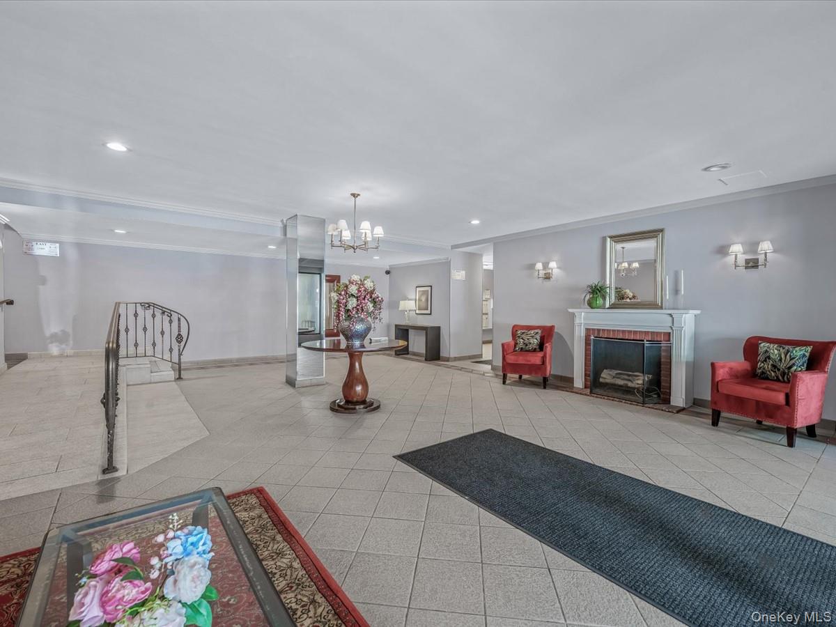 241-20 Northern Boulevard # 6M, Little Neck, NY 11362