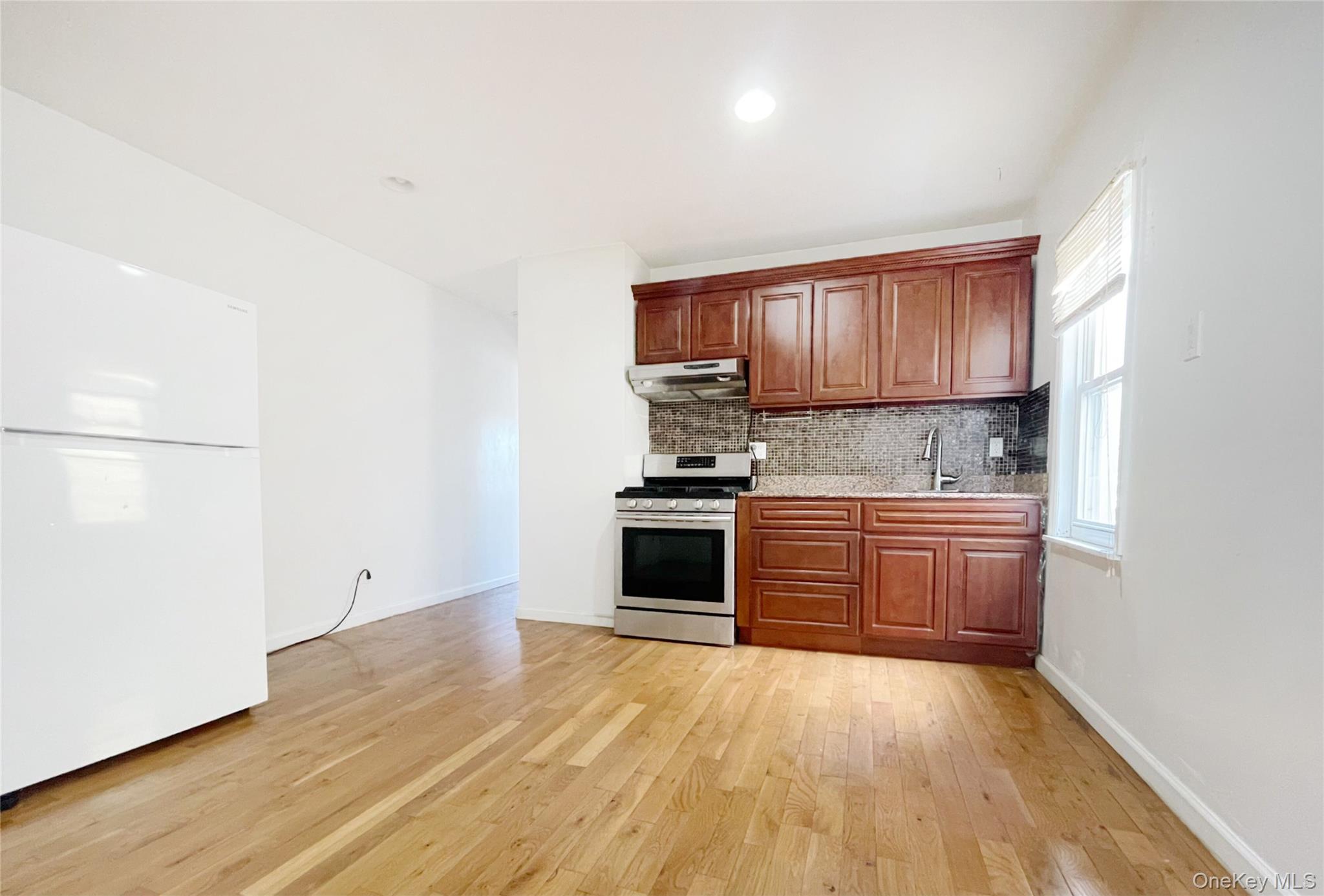 8735 129th Street, Richmond Hill, NY 11418