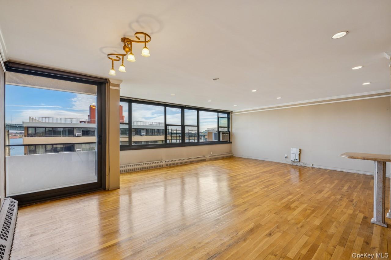 166-26 Powells Cove Boulevard # 9A, Beechhurst, NY 11357