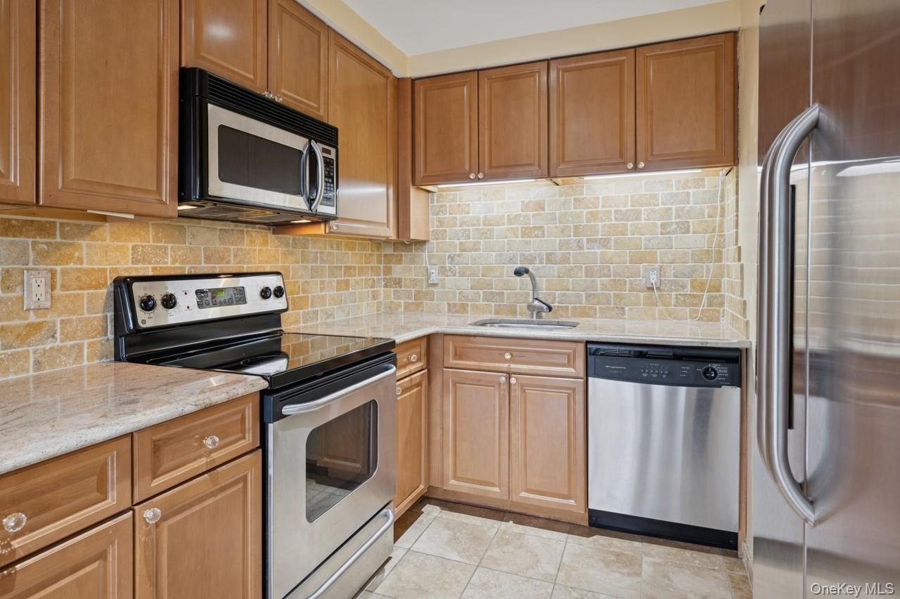 166-26 Powells Cove Boulevard # 9A, Beechhurst, NY 11357