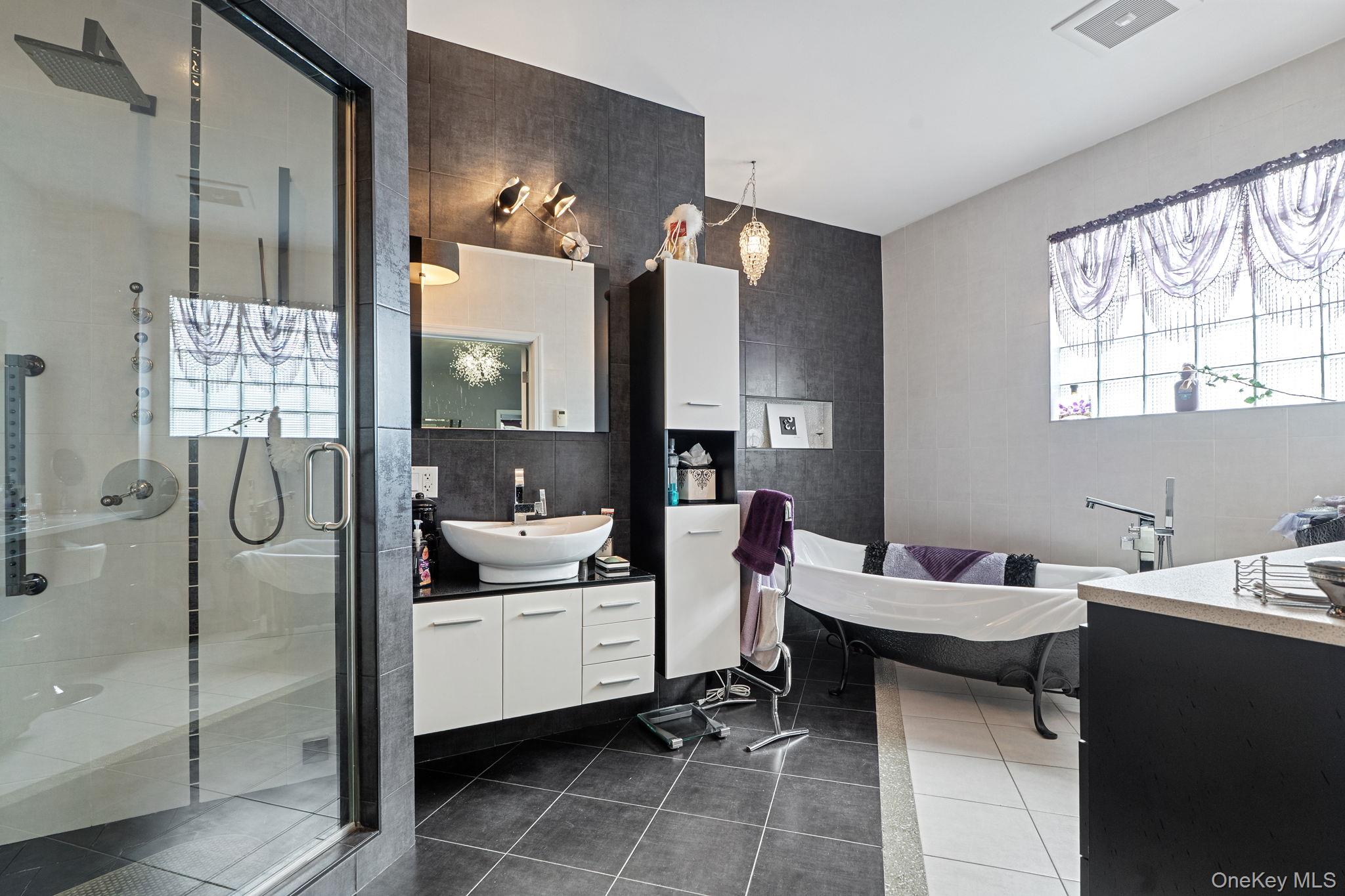 386 Page Avenue, Staten Island, NY 10307