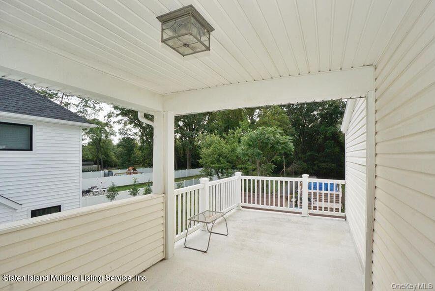 386 Page Avenue, Staten Island, NY 10307