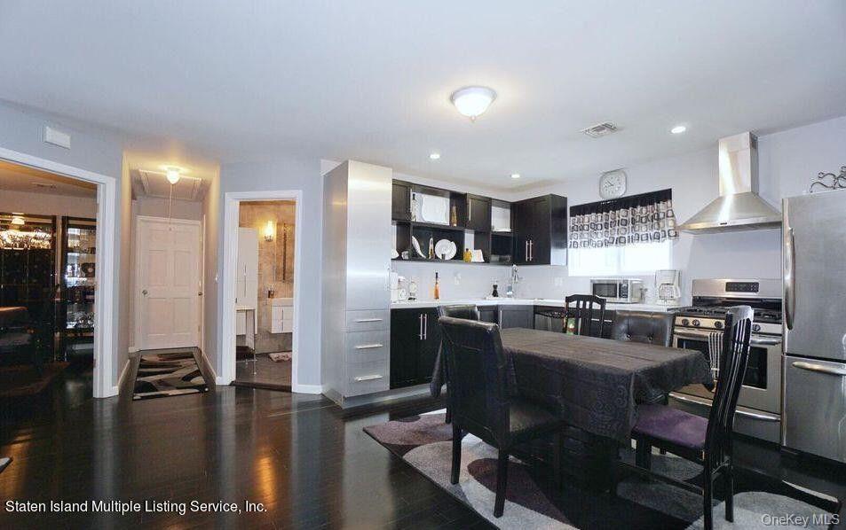 386 Page Avenue, Staten Island, NY 10307