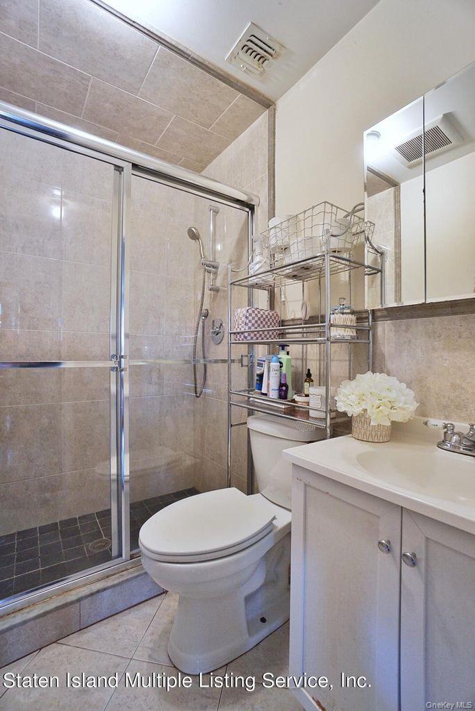 386 Page Avenue, Staten Island, NY 10307