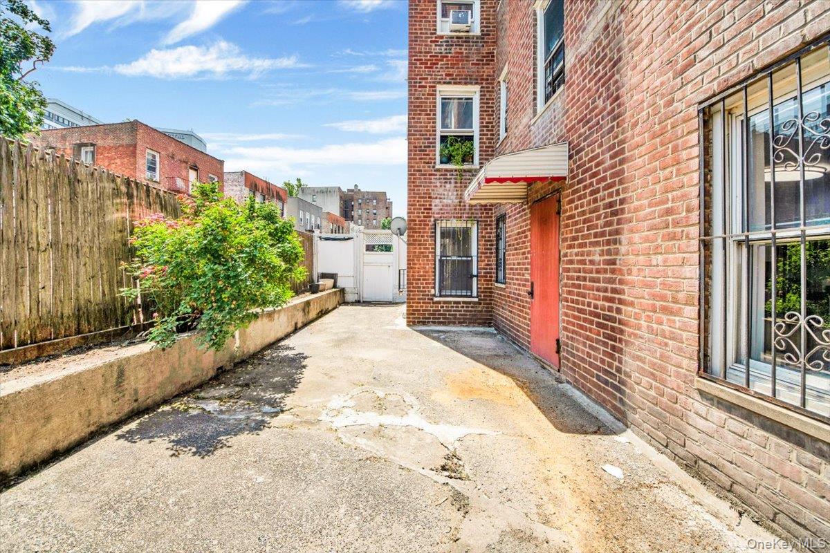 2630 Kingsbridge Terrace # 2R, Bronx, NY 10463