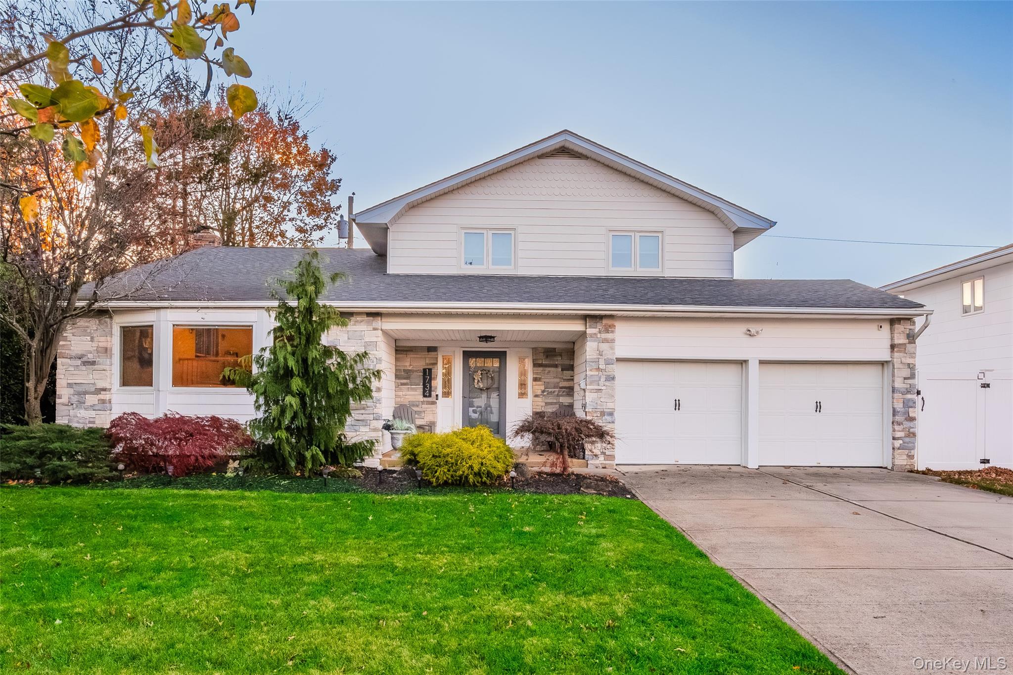 1734 Roberta Lane, Merrick, NY 11566