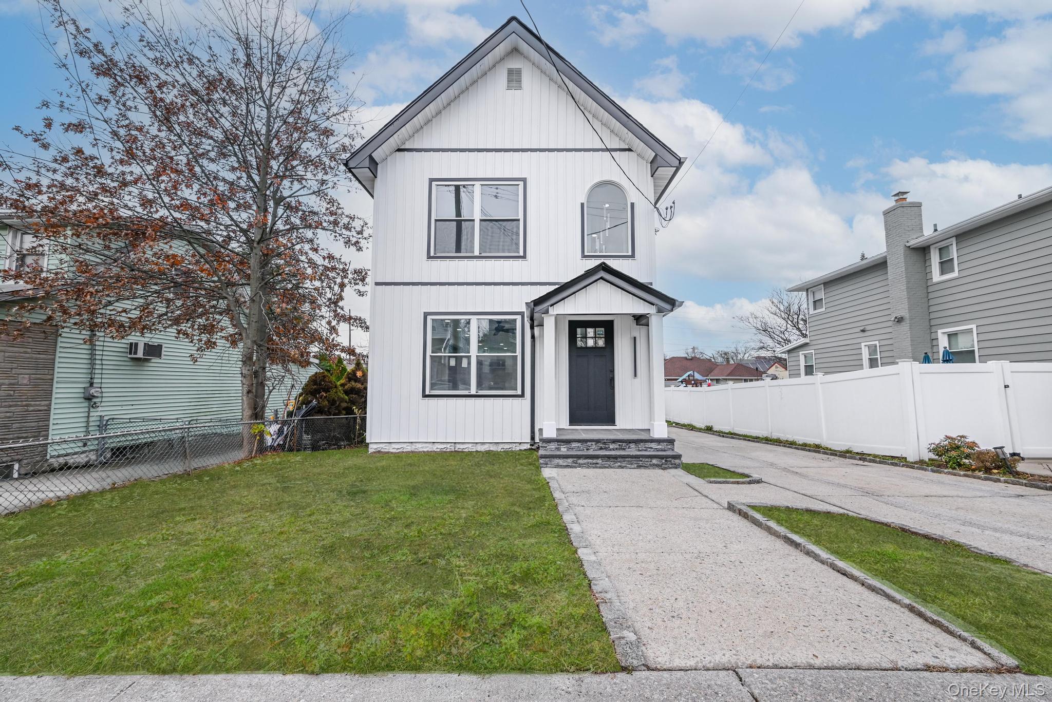 44 Catherine Avenue, Franklin Square, NY 11010