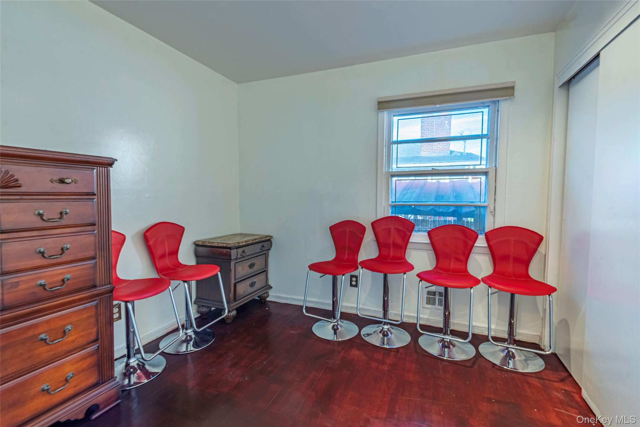 244-19 Grand Central Parkway, Douglaston, NY 11362