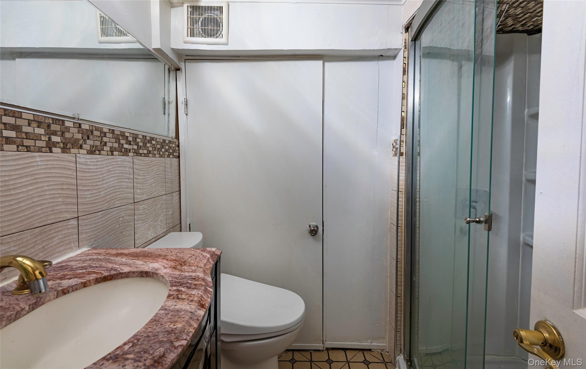 244-19 Grand Central Parkway, Douglaston, NY 11362