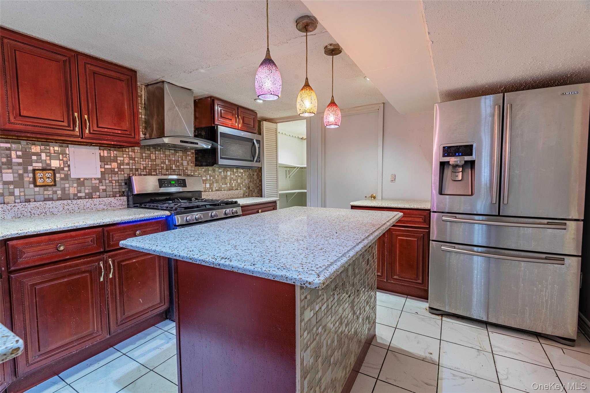 244-19 Grand Central Parkway, Douglaston, NY 11362