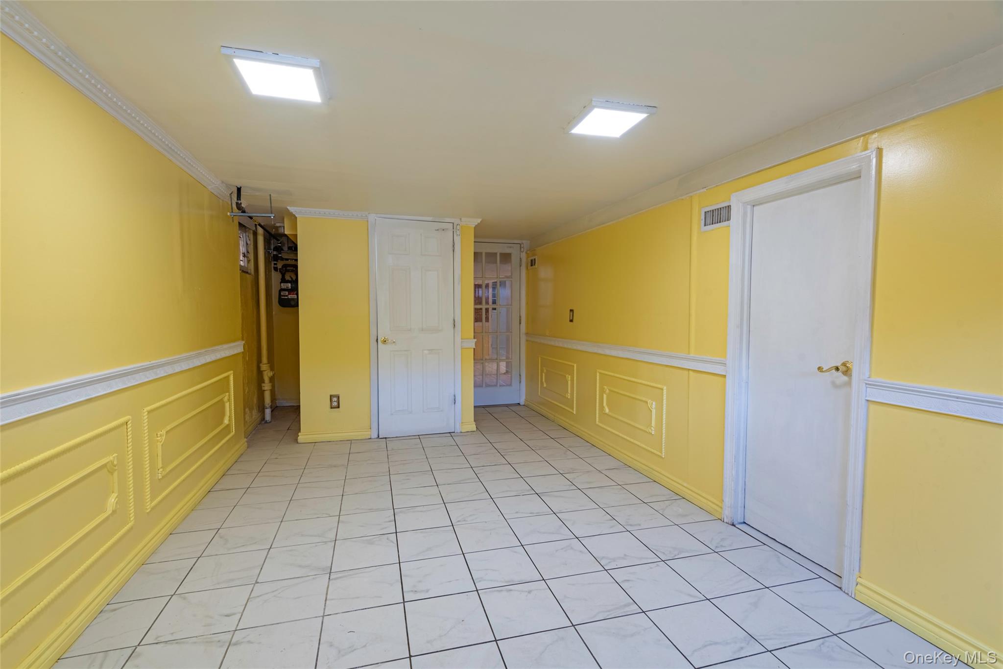 244-19 Grand Central Parkway, Douglaston, NY 11362