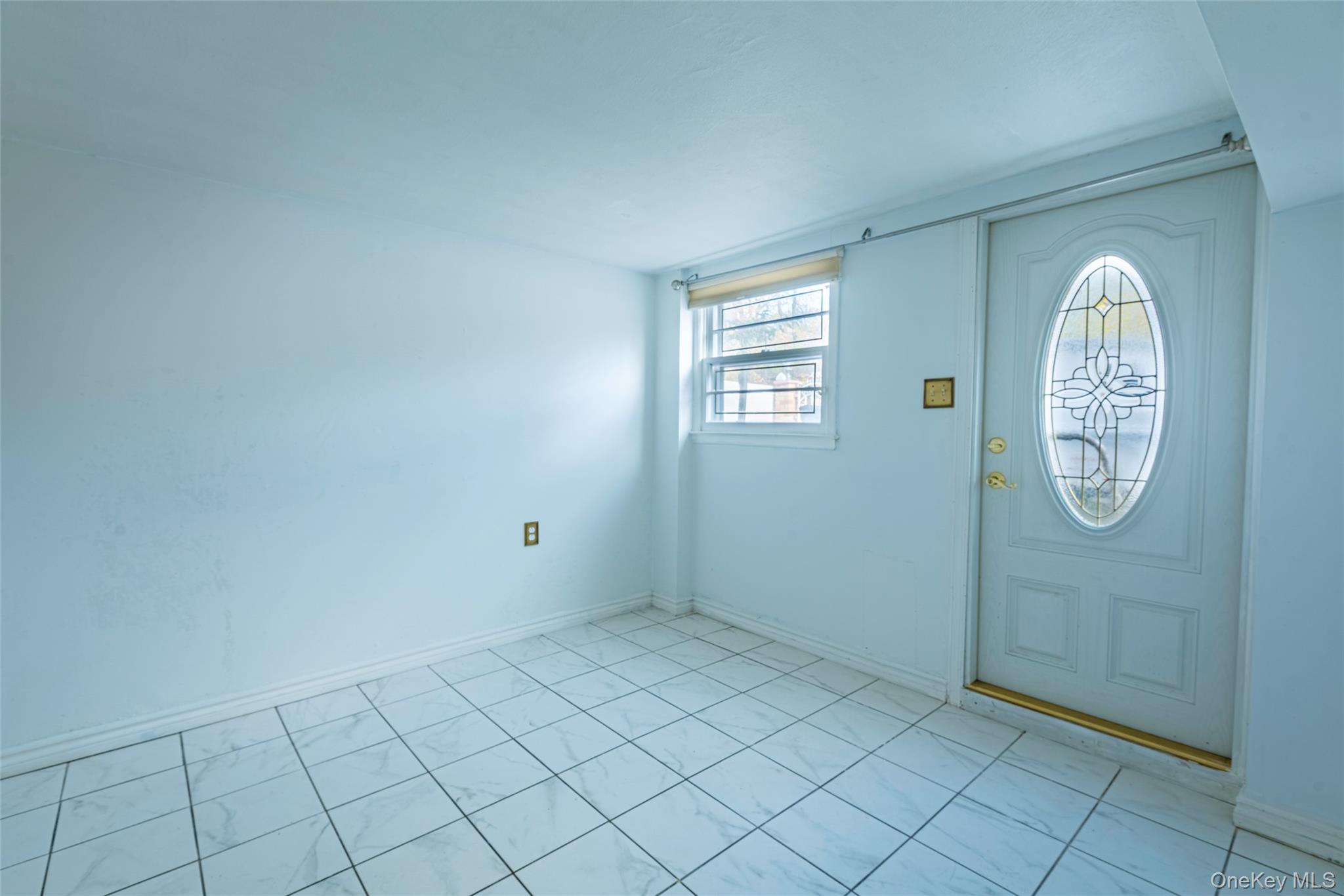 244-19 Grand Central Parkway, Douglaston, NY 11362