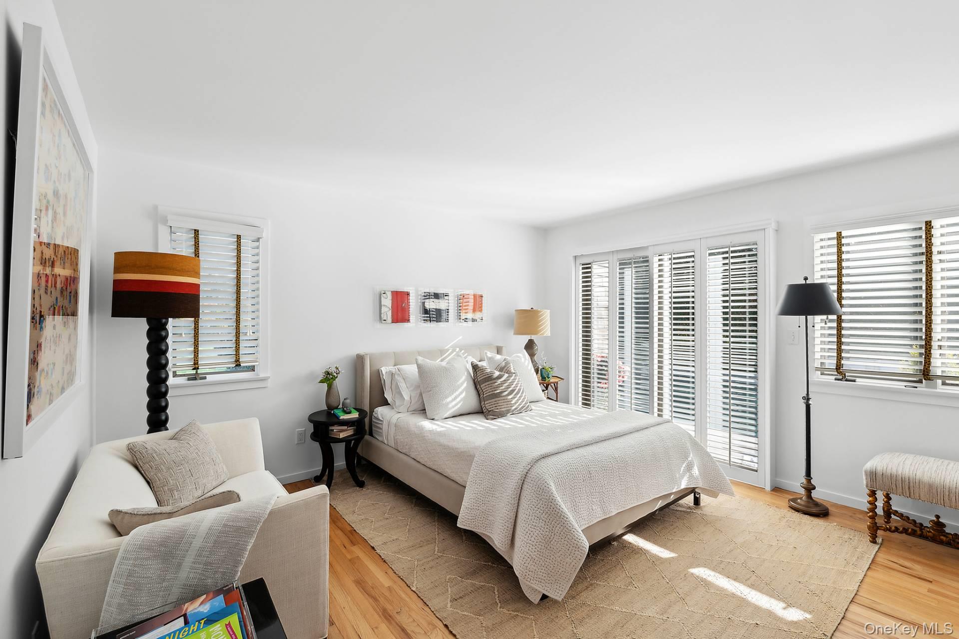 10 Atterbury Road, Southampton, NY 11968