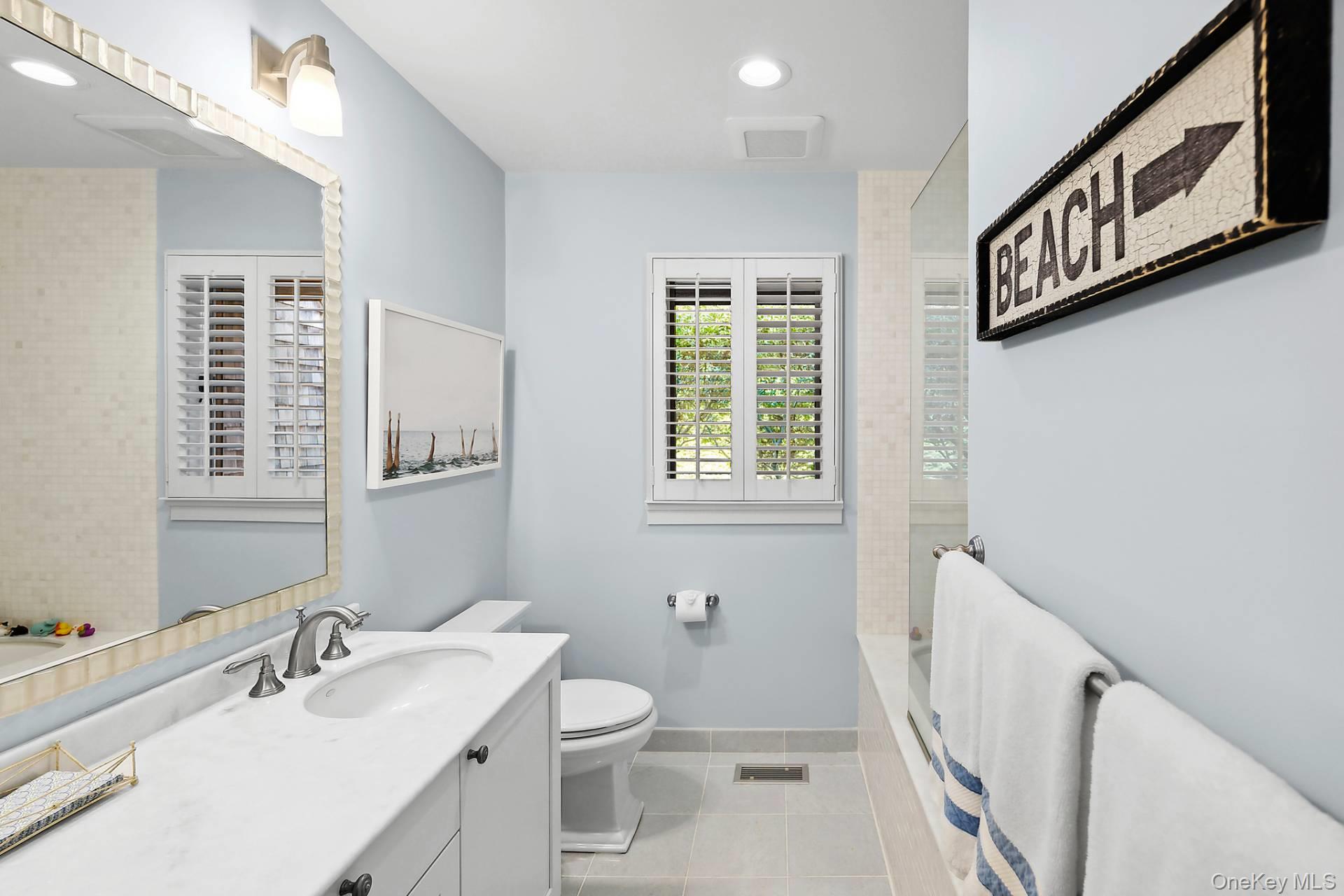 10 Atterbury Road, Southampton, NY 11968