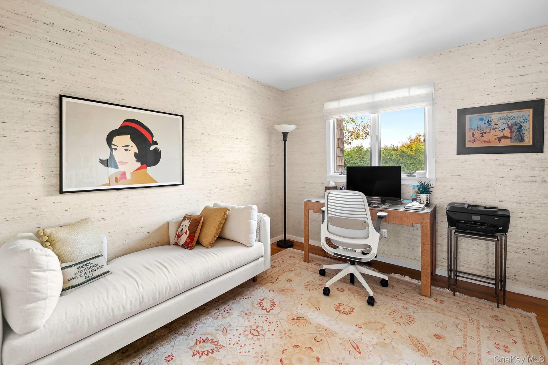 10 Atterbury Road, Southampton, NY 11968