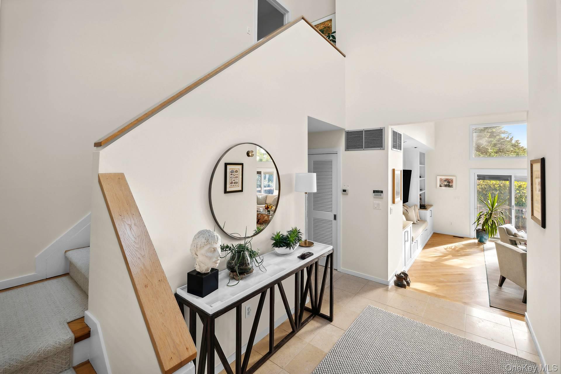 10 Atterbury Road, Southampton, NY 11968