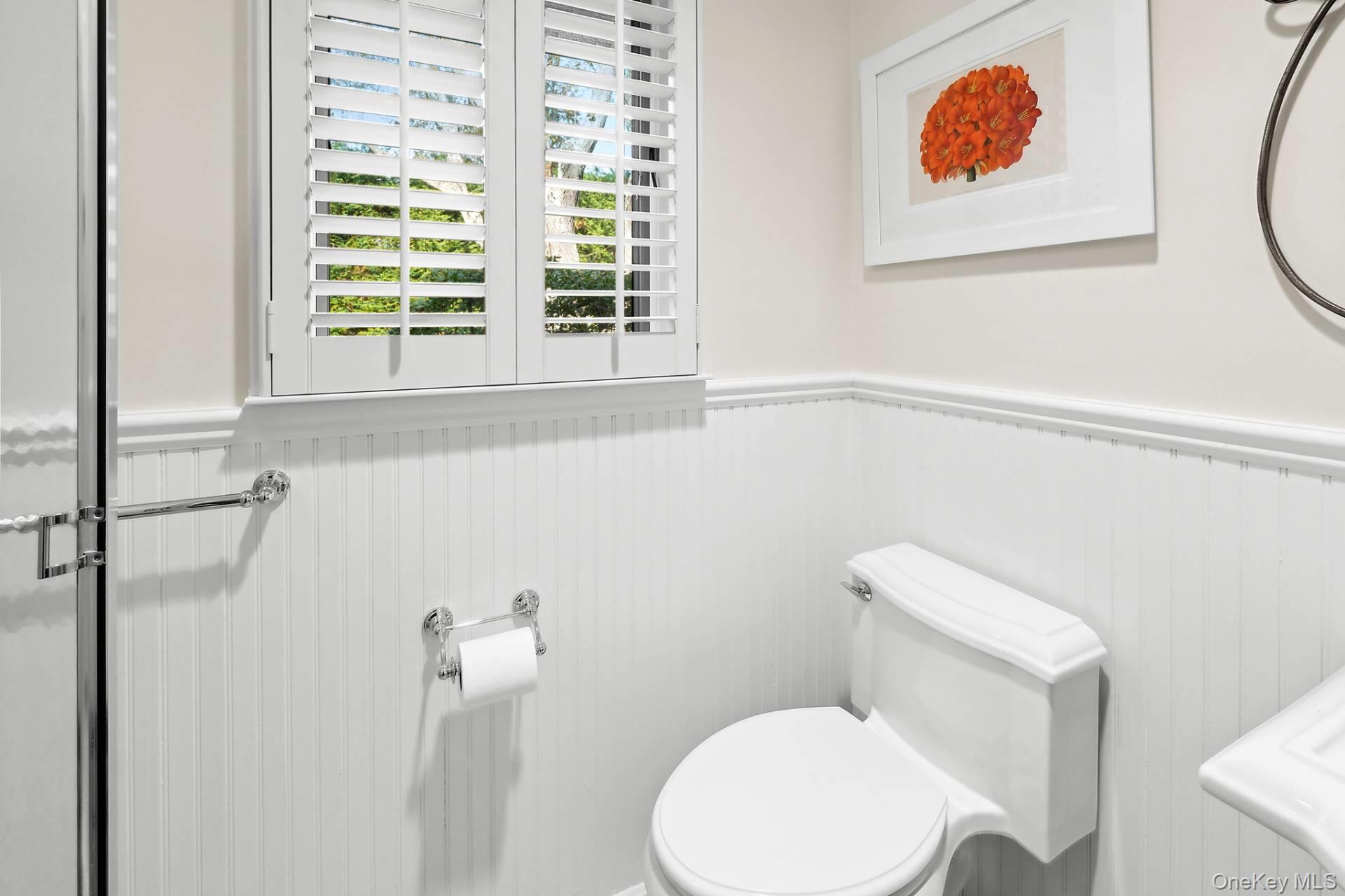 10 Atterbury Road, Southampton, NY 11968