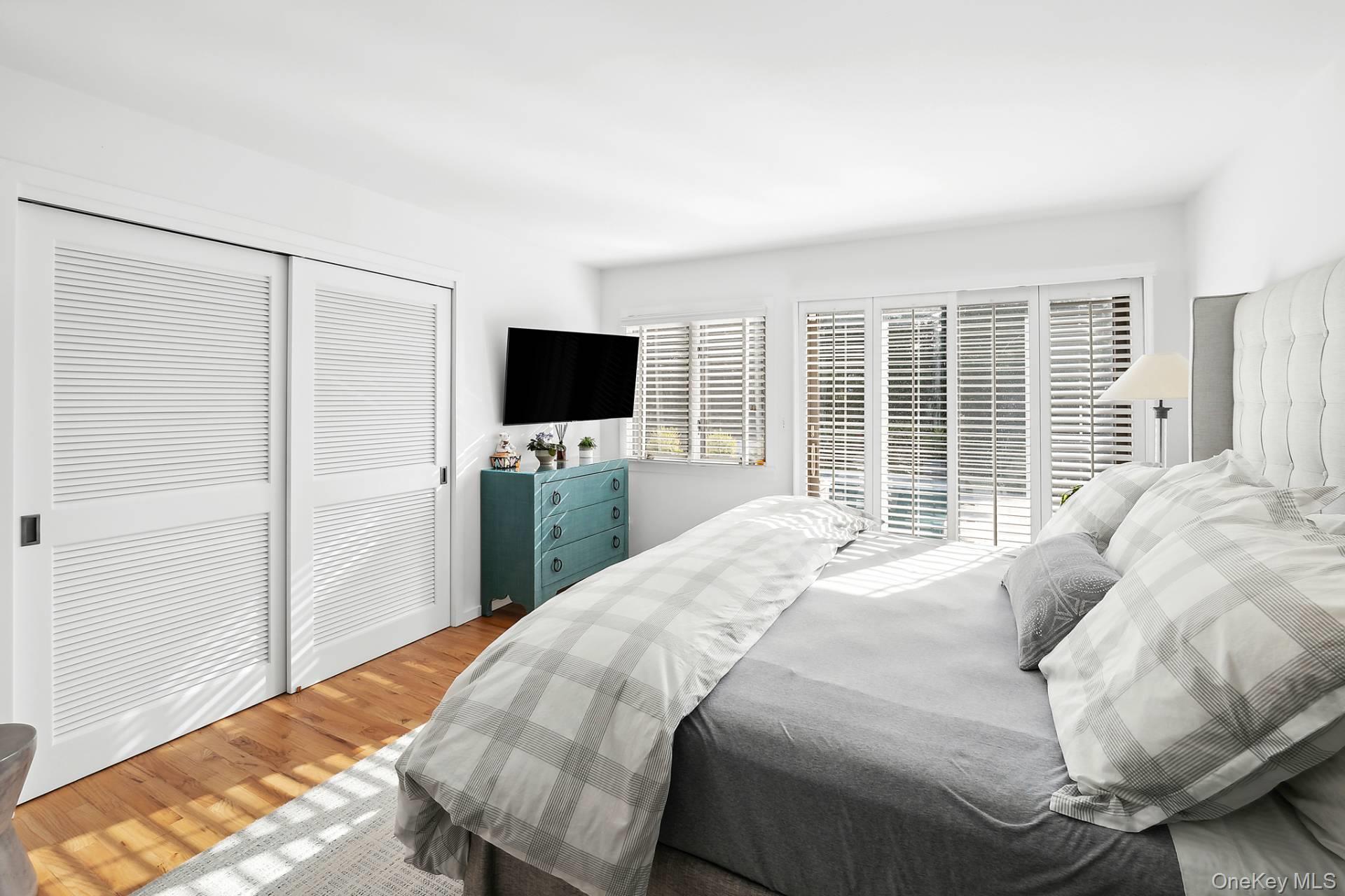 10 Atterbury Road, Southampton, NY 11968