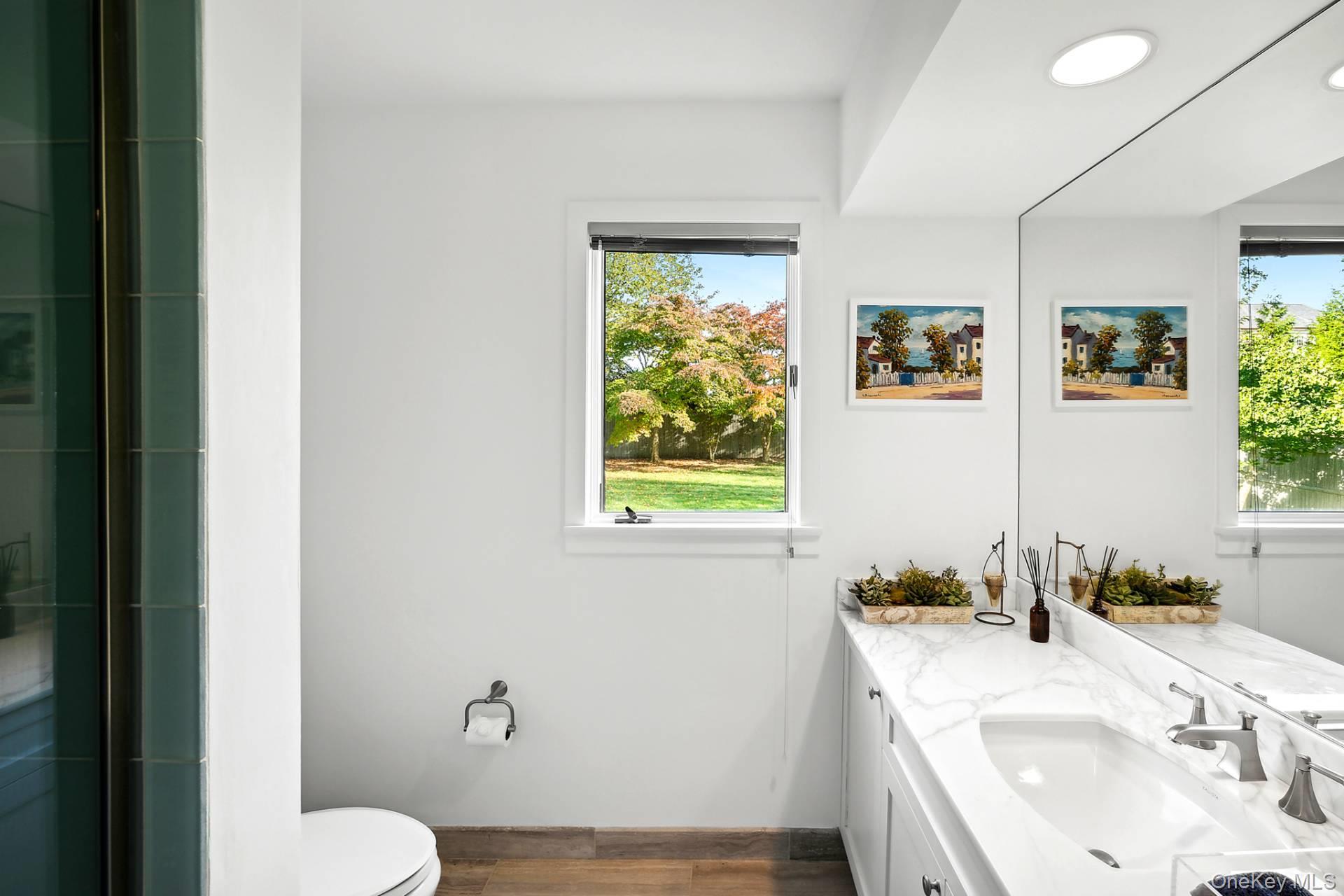 10 Atterbury Road, Southampton, NY 11968