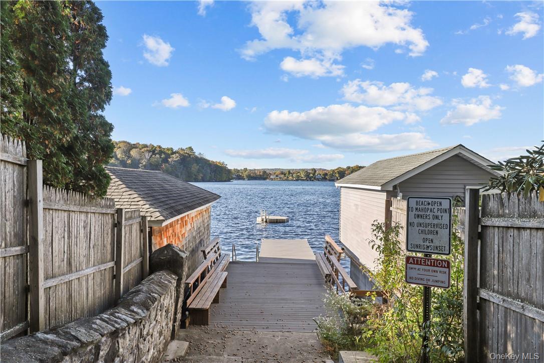 33 Sycamore Road, Mahopac, NY 10541