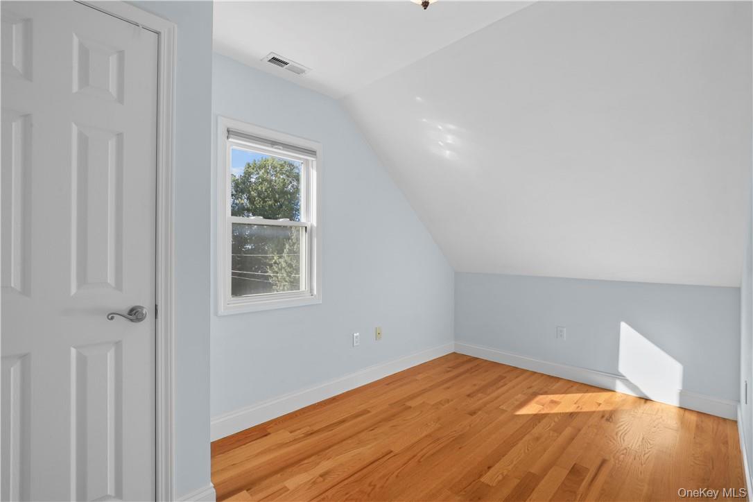 33 Sycamore Road, Mahopac, NY 10541