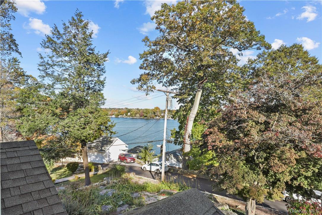 33 Sycamore Road, Mahopac, NY 10541