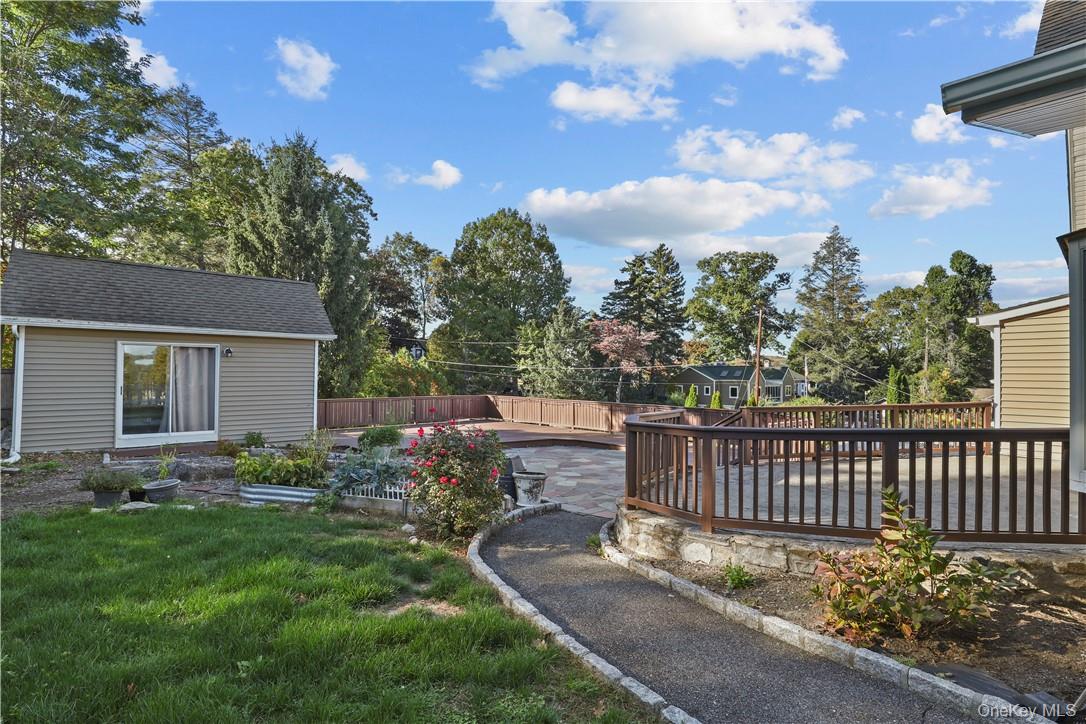 33 Sycamore Road, Mahopac, NY 10541