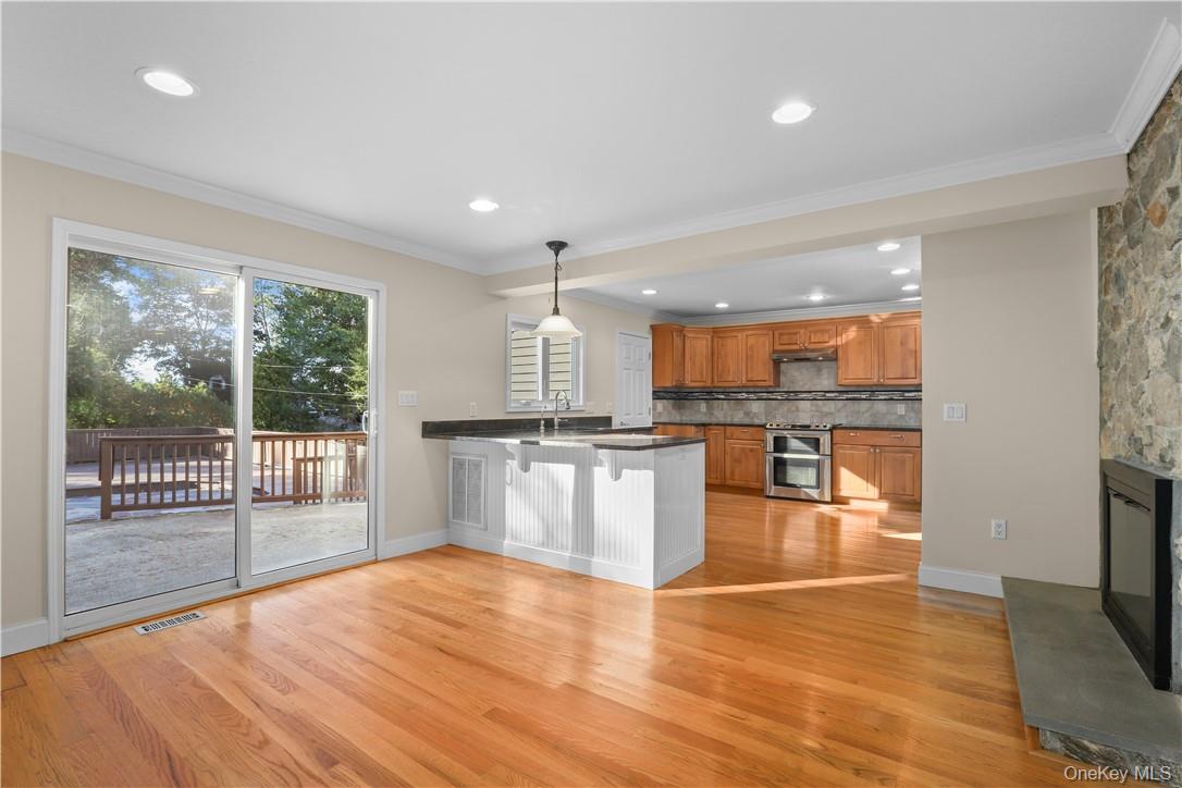 33 Sycamore Road, Mahopac, NY 10541