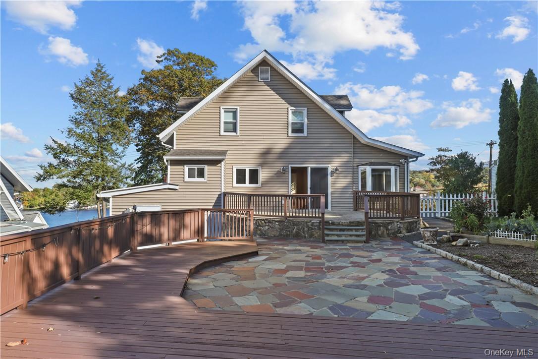 33 Sycamore Road, Mahopac, NY 10541