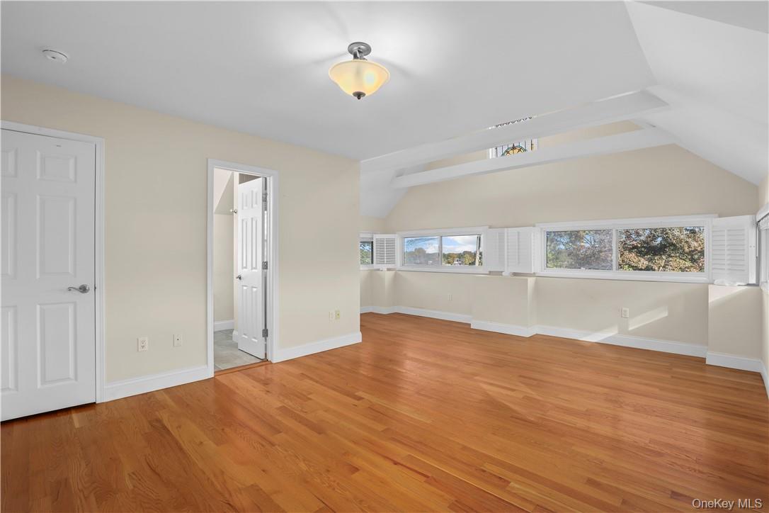 33 Sycamore Road, Mahopac, NY 10541