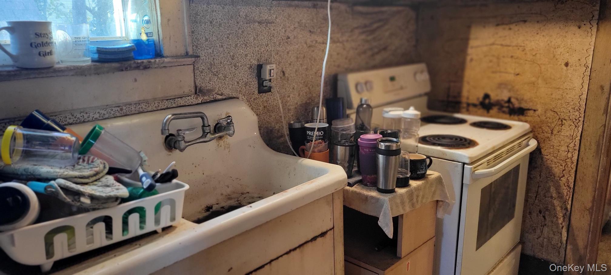 11 45th Street, Lindenhurst, NY 11757