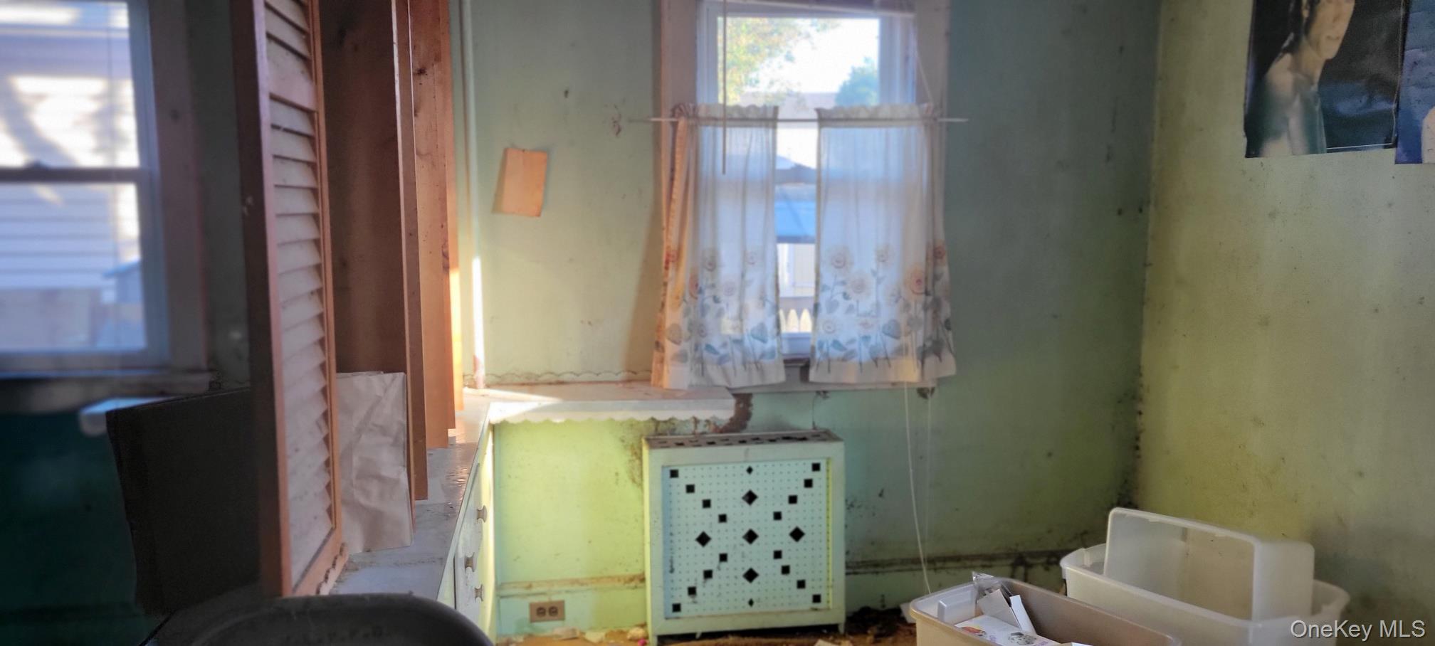 11 45th Street, Lindenhurst, NY 11757