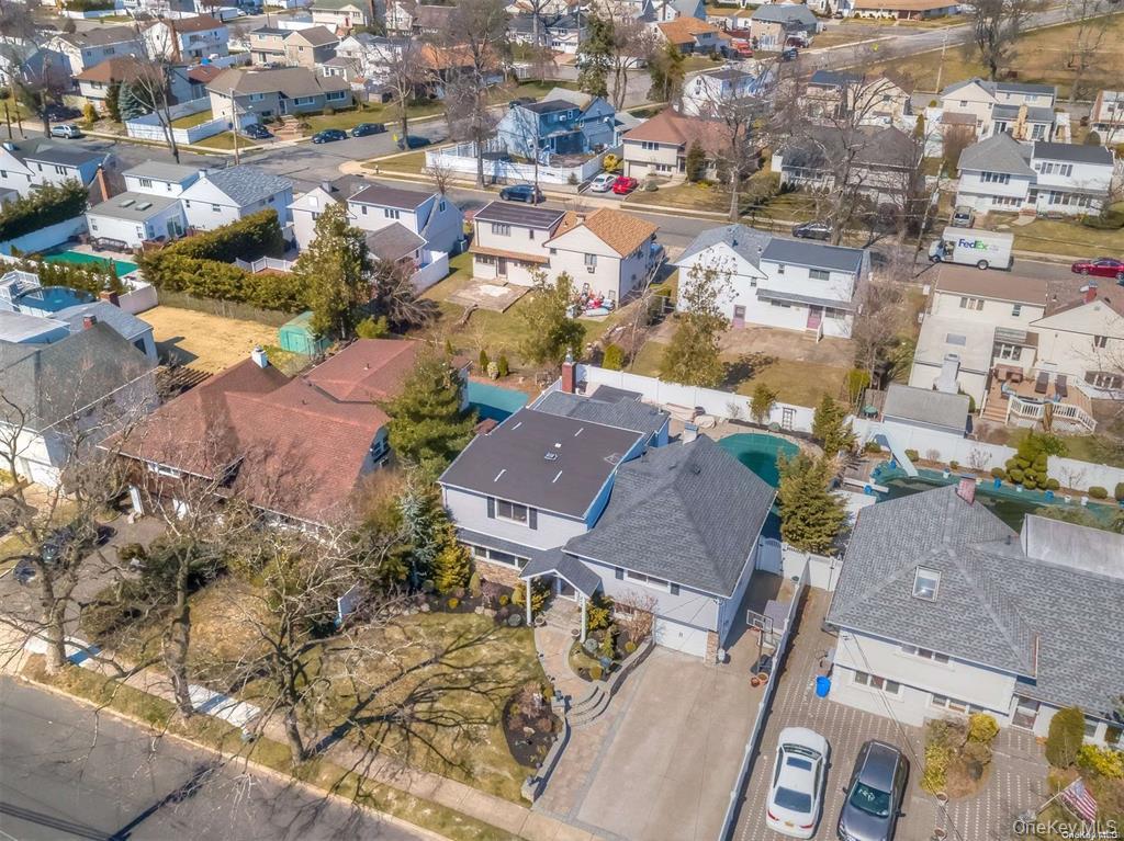 266 Thompson Avenue, Oceanside, NY 11572