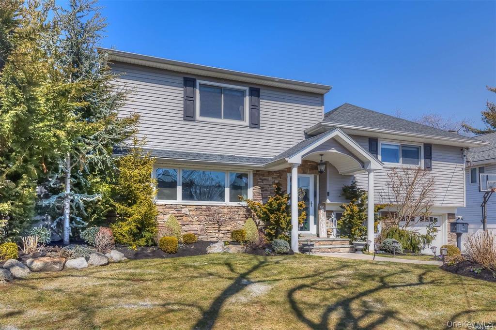 266 Thompson Avenue, Oceanside, NY 11572