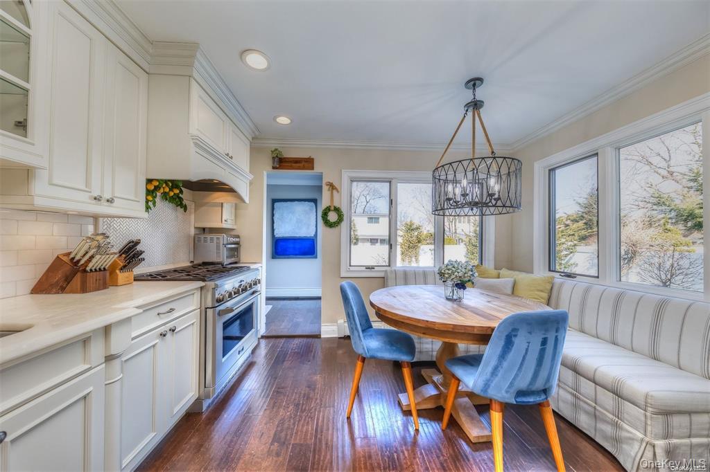 266 Thompson Avenue, Oceanside, NY 11572