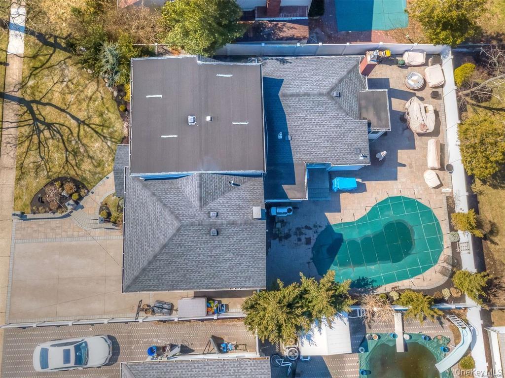 266 Thompson Avenue, Oceanside, NY 11572