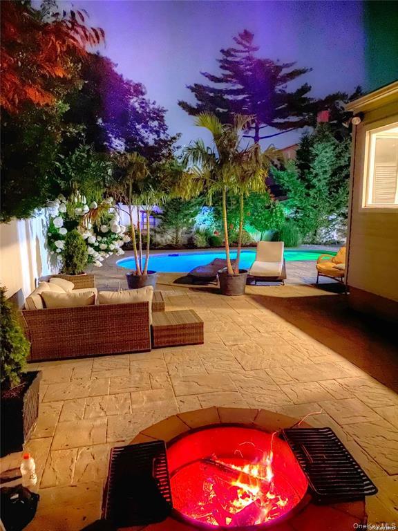 266 Thompson Avenue, Oceanside, NY 11572