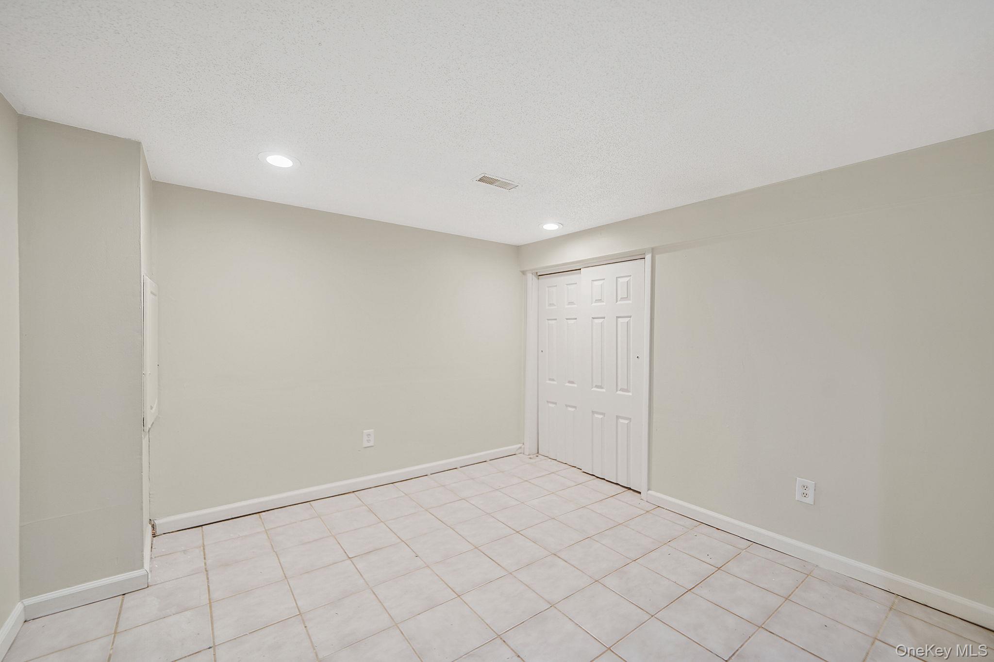 273 Delaware Avenue, Bay Shore, NY 11706