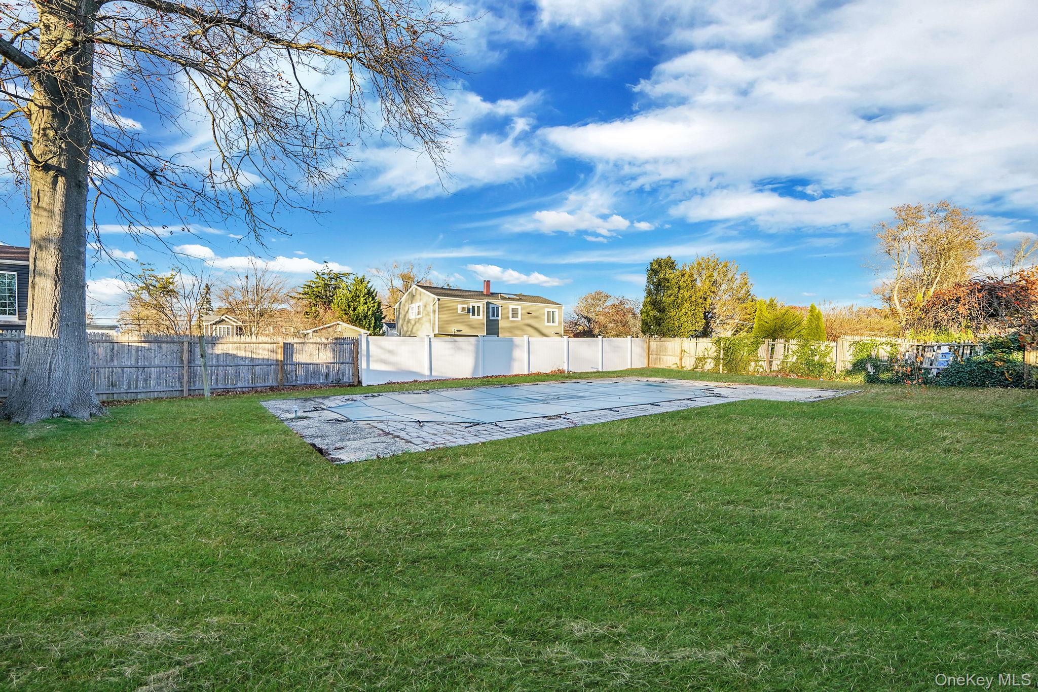 273 Delaware Avenue, Bay Shore, NY 11706