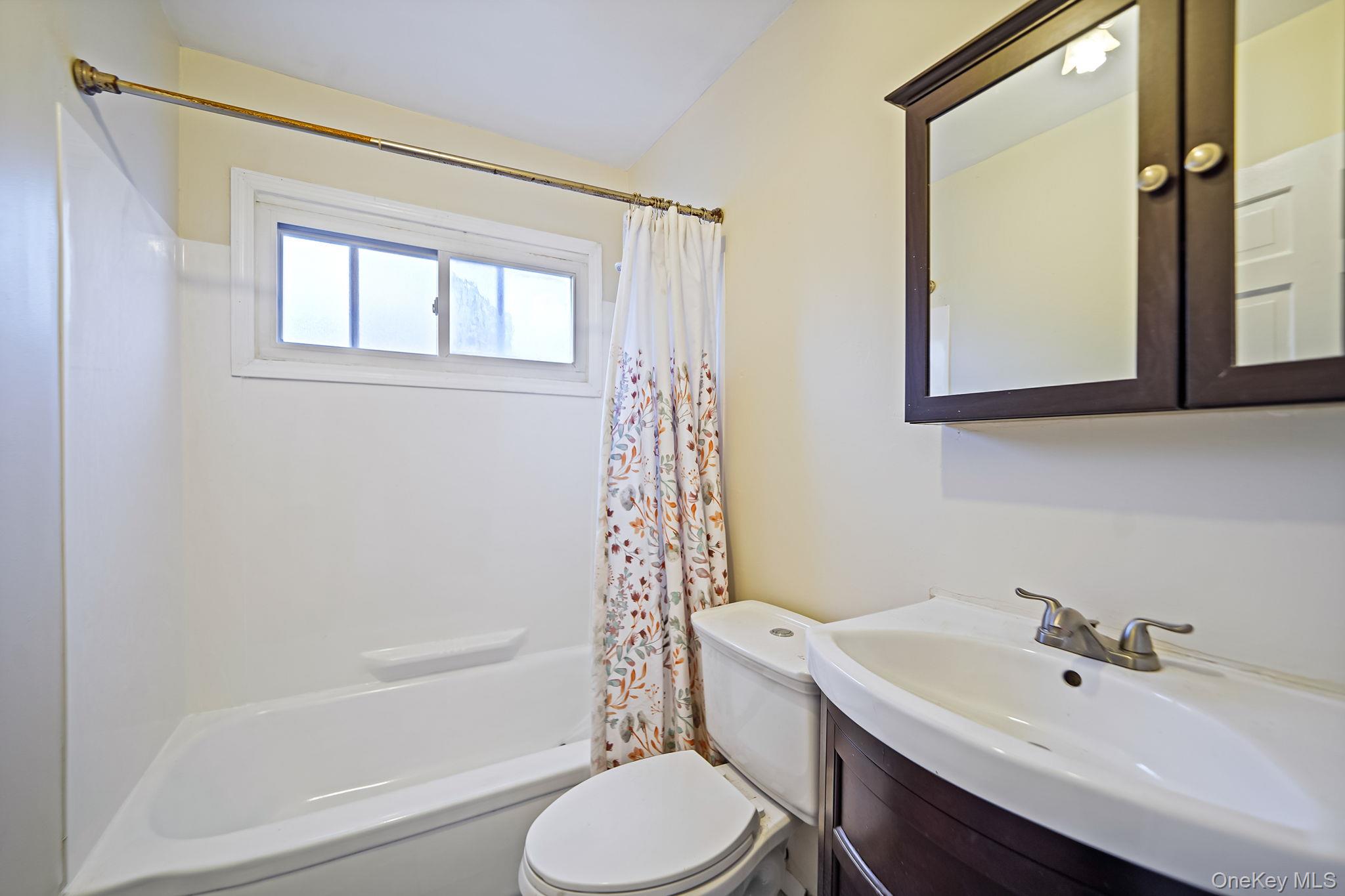 273 Delaware Avenue, Bay Shore, NY 11706