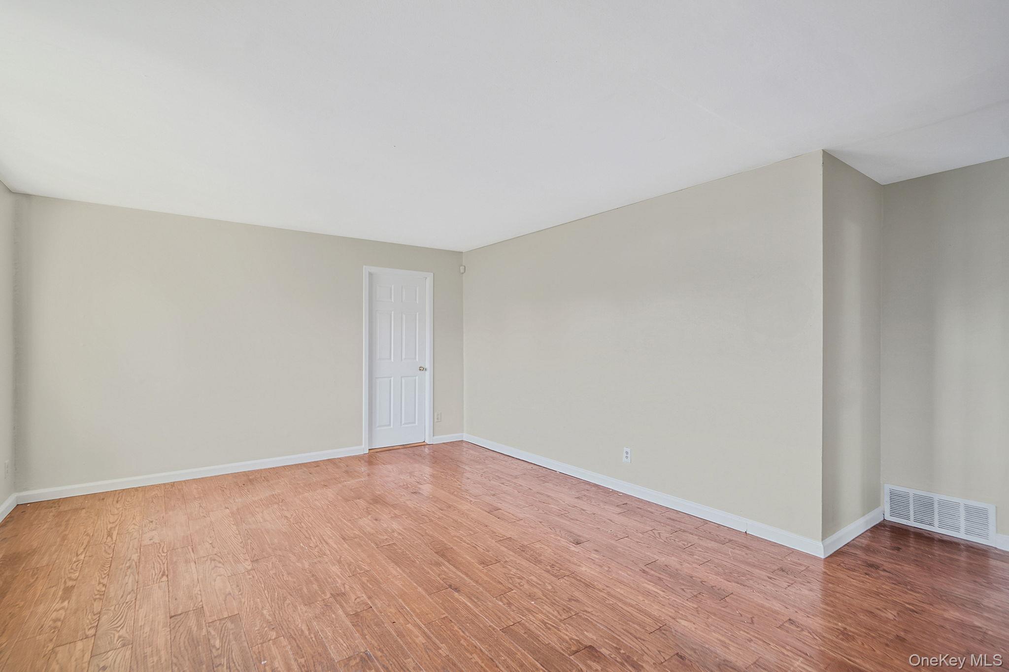 273 Delaware Avenue, Bay Shore, NY 11706