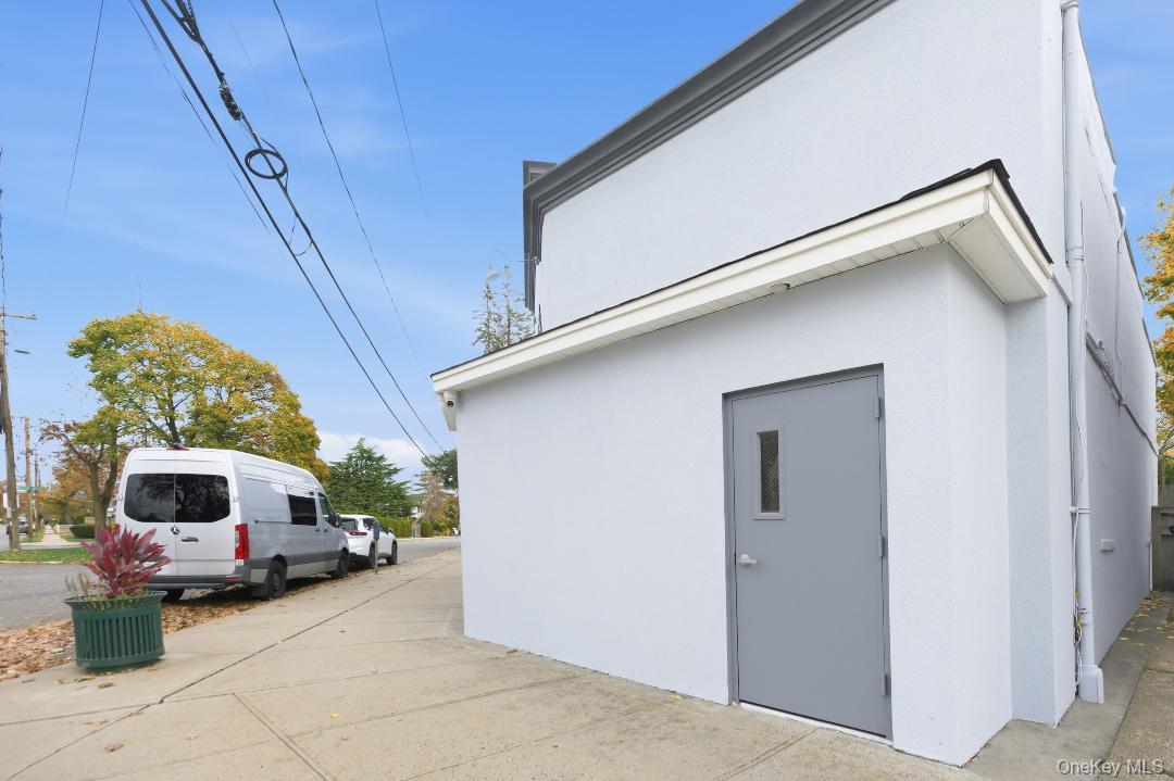 4 Weber Avenue, Malverne, NY 11565