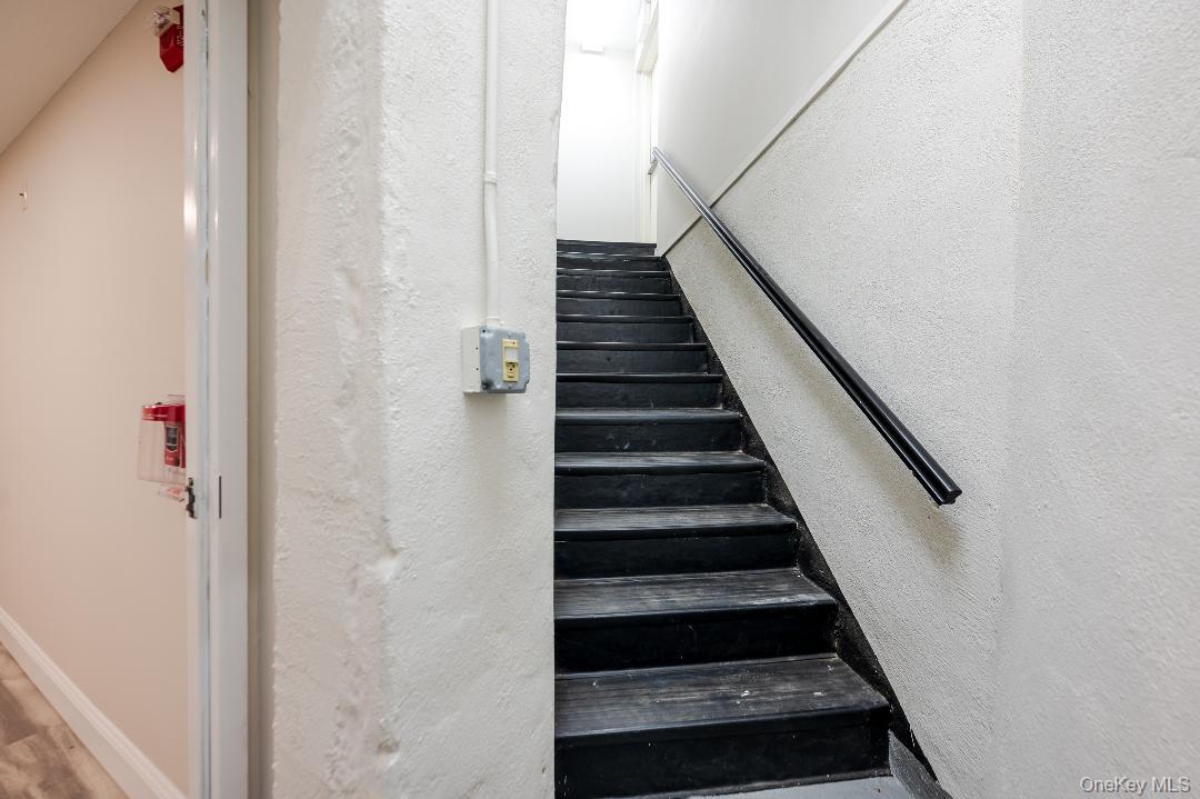 4 Weber Avenue, Malverne, NY 11565