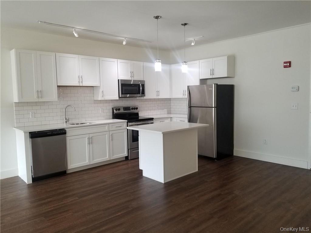 35 Van Nydeck Avenue # 306, Beacon, NY 12508