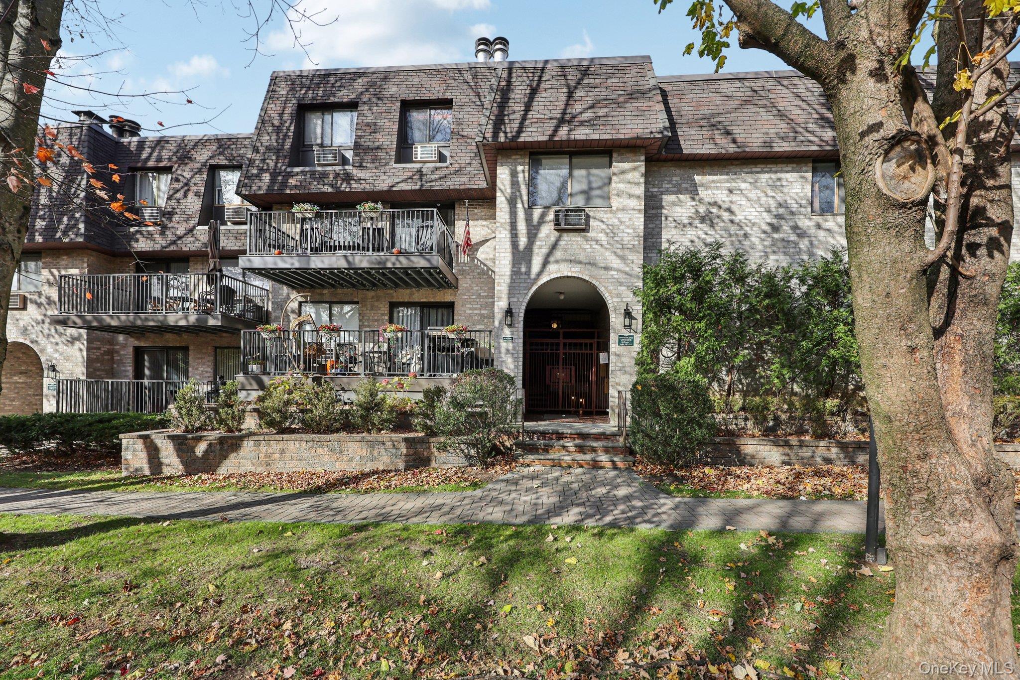 107 N Broadway # 113, White Plains, NY 10601