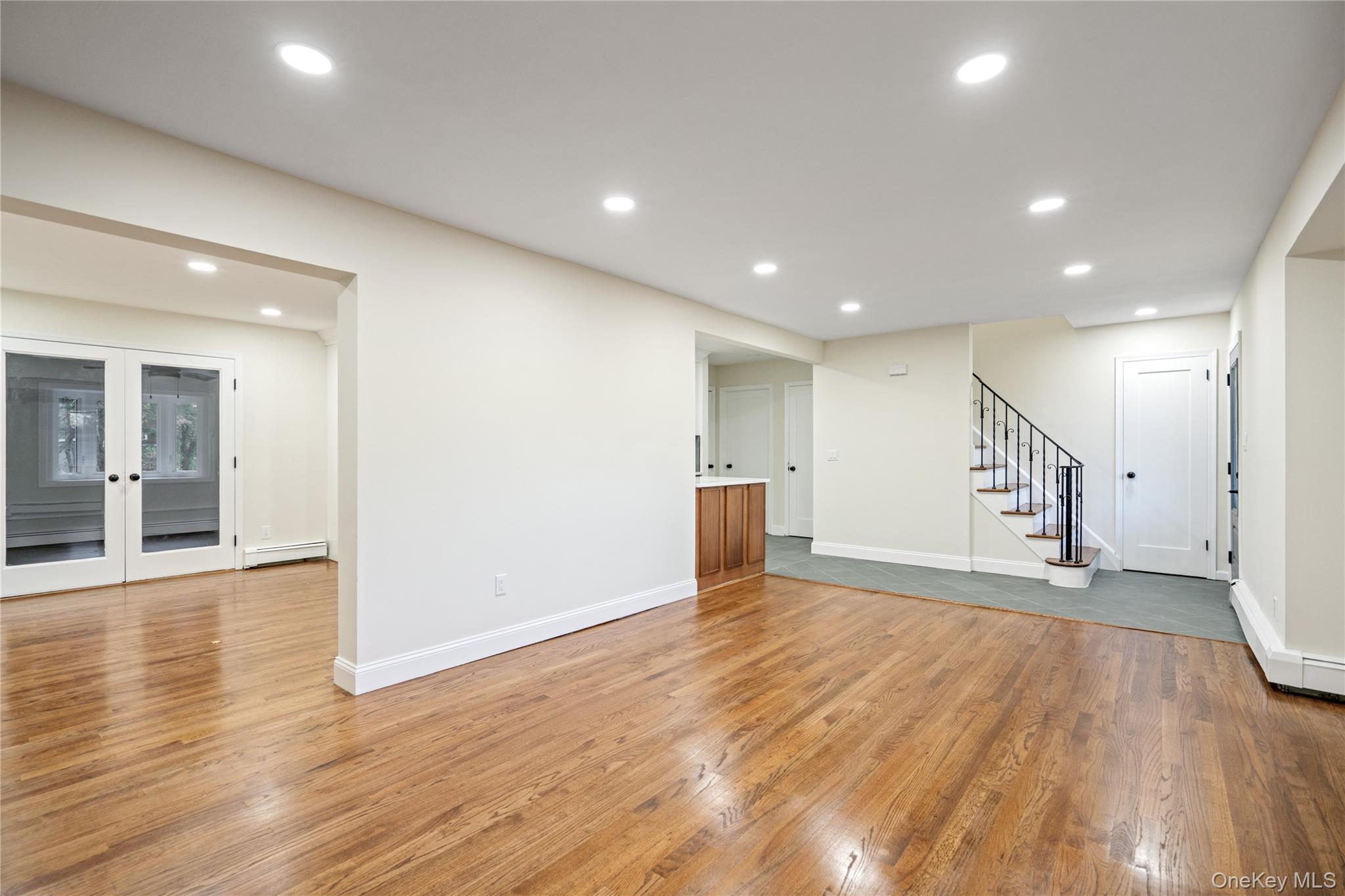 434 W Main Street, Huntington, NY 11743