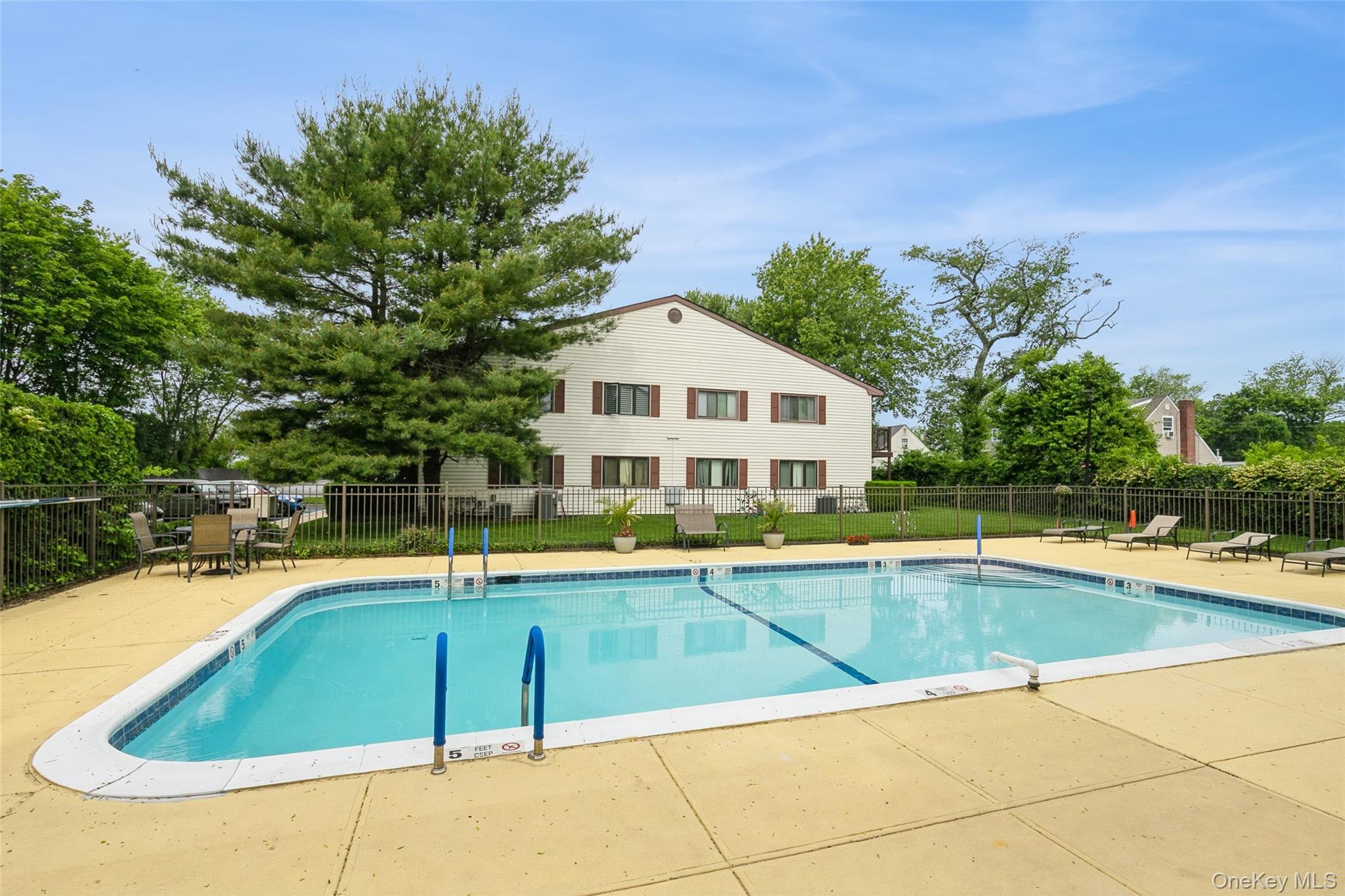 615 Broadway # 68, Amityville, NY 11701