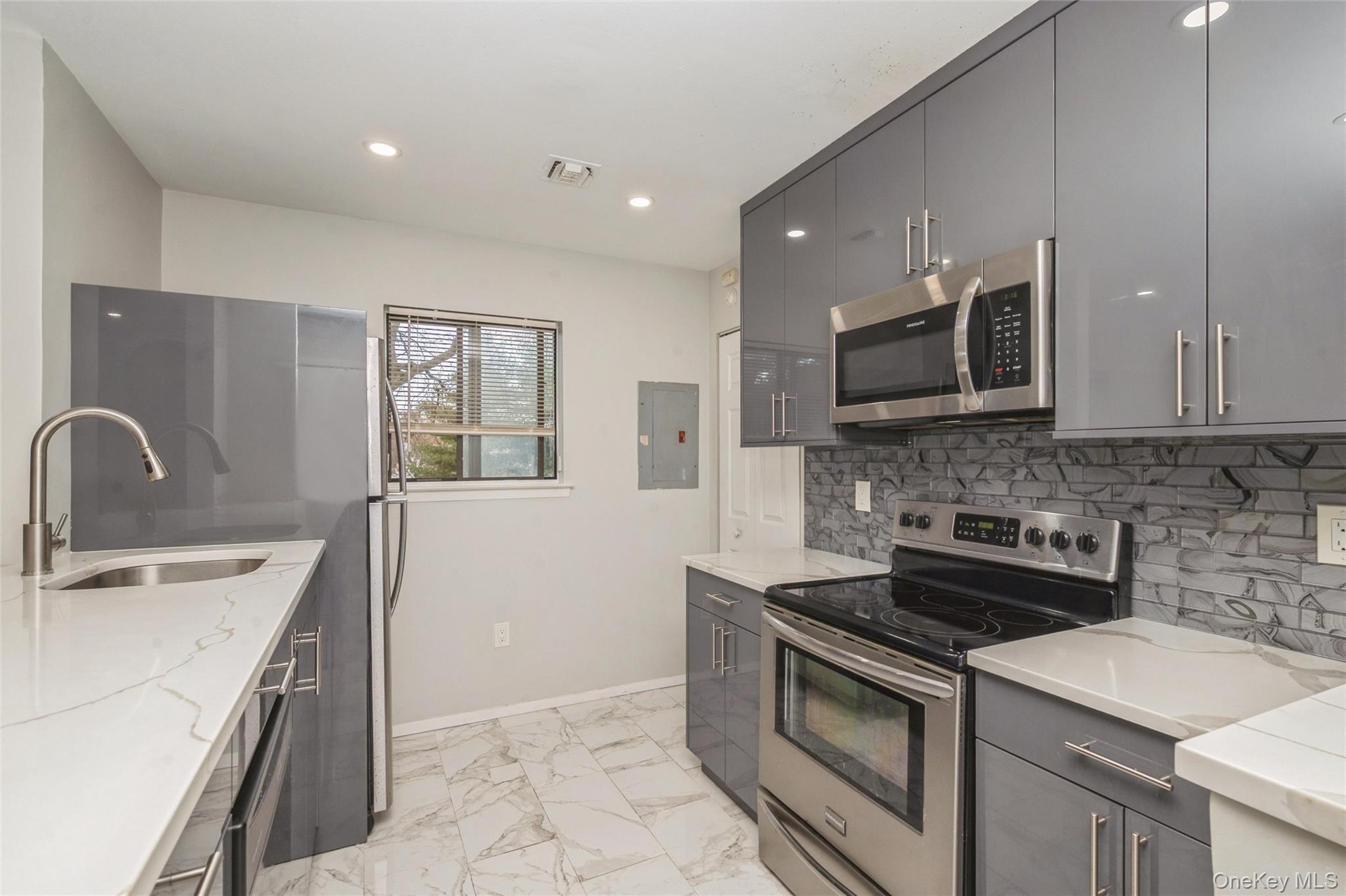 615 Broadway # 68, Amityville, NY 11701