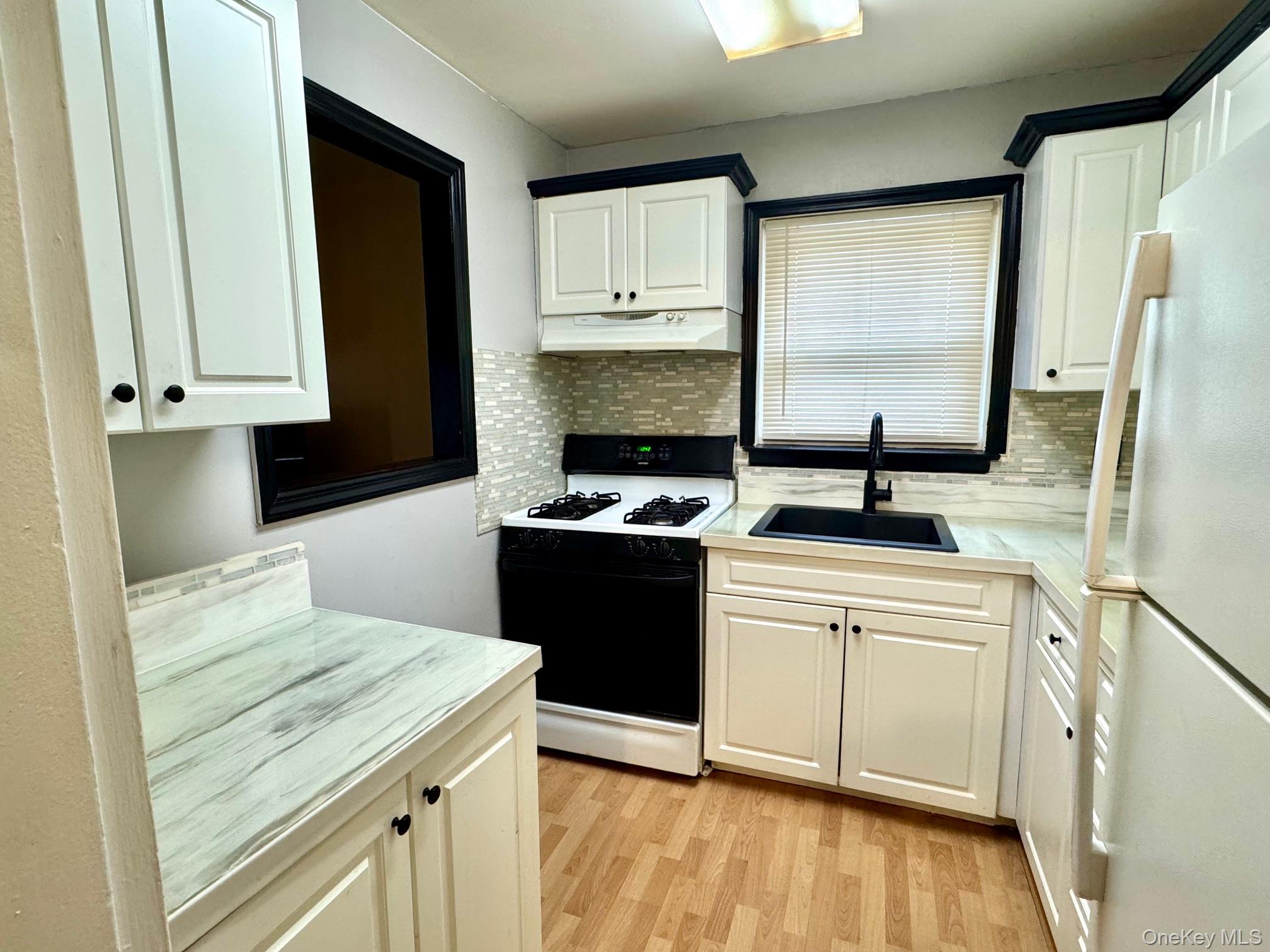 10 Glen Hollow Drive # C12, Holtsville, NY 11742