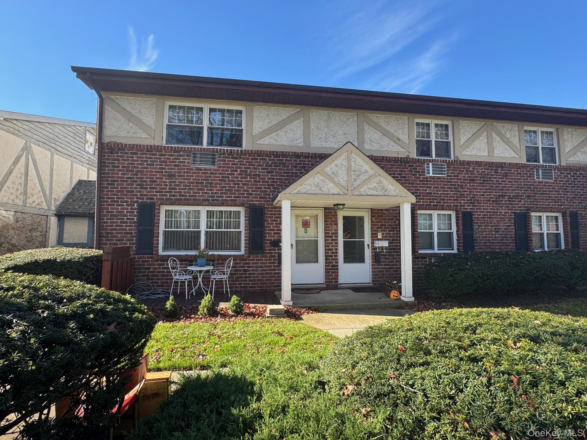 10 Glen Hollow Drive # C12, Holtsville, NY 11742